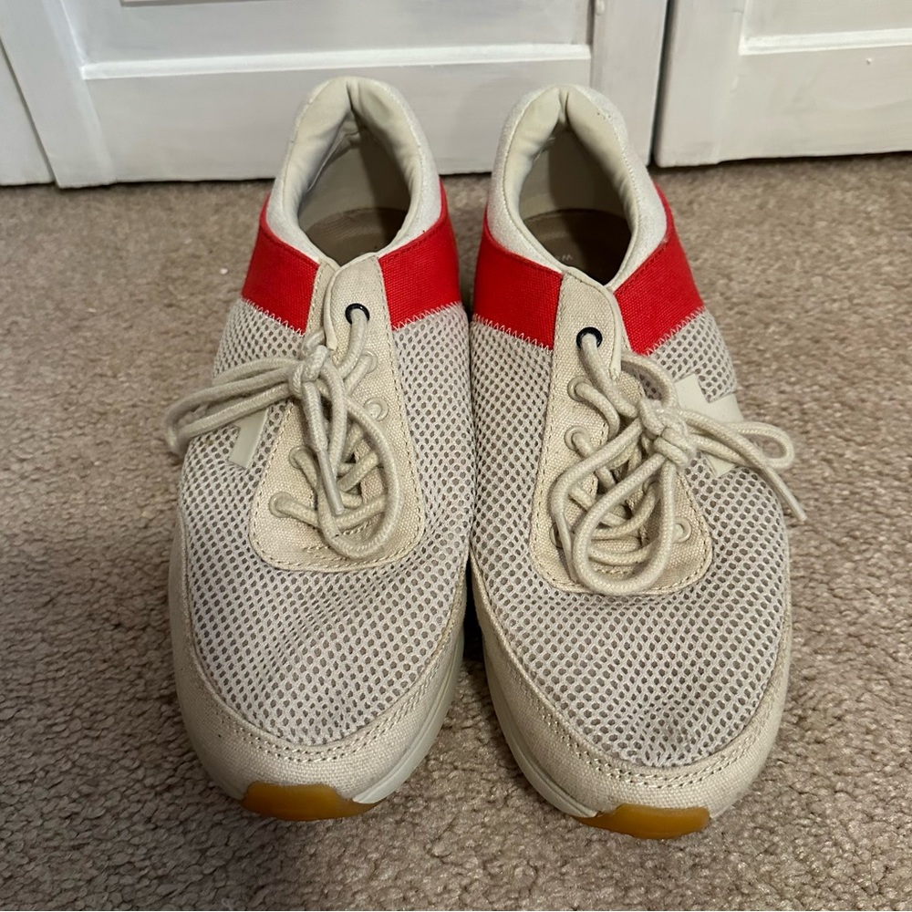 TOMS Sneakers